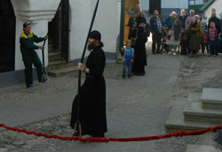 5 Akteure beim Glockenspiel