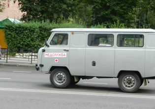 Rotkreuz-Fahrzeug